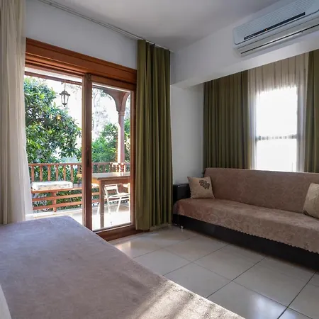 ınci Hostel Ula