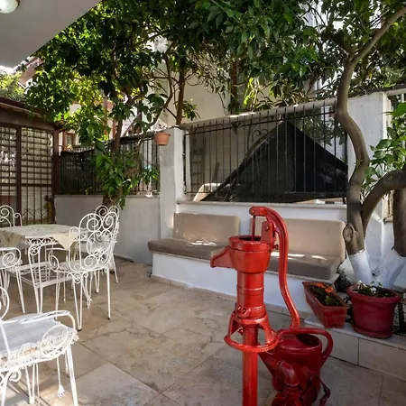 ınci Hostel *